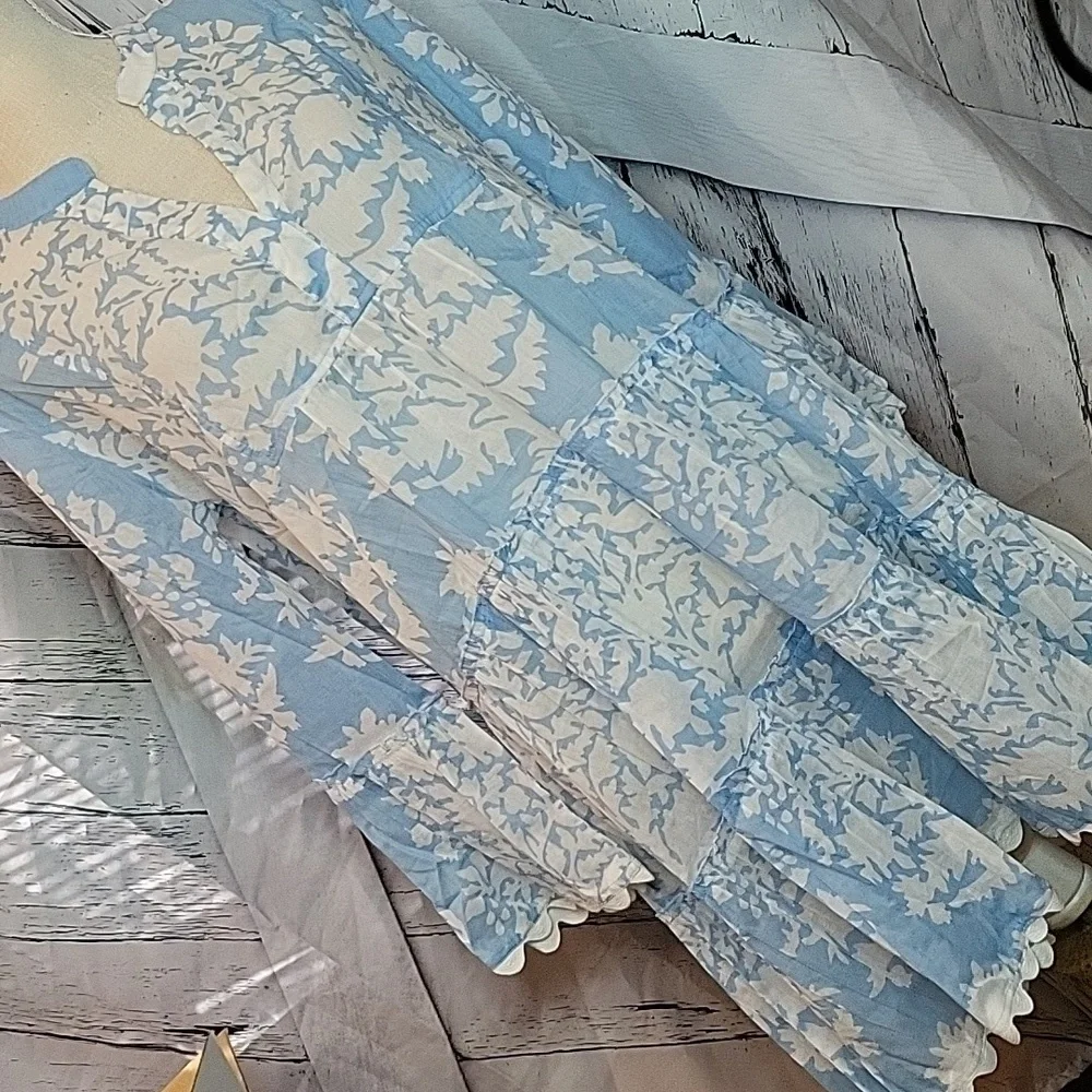 Juliet Dunn Blue and White Floral Mini Dress